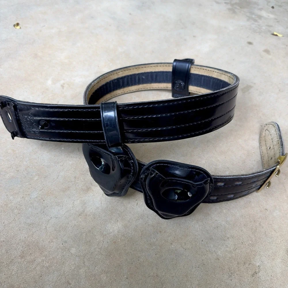 Safariland Duty Belt MDL 87V 44/110 4210 Black Solid Brass Buckle Handcuff Cases